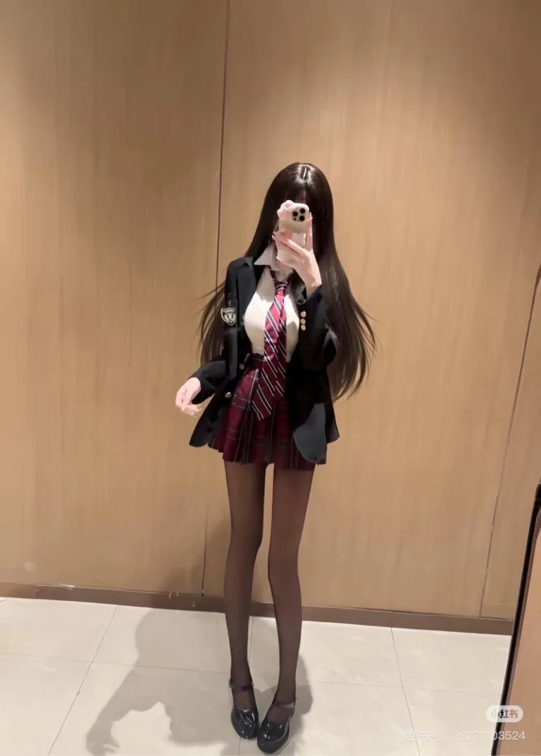 杭州外围 新款真实学生05学妹 168身娇体柔易推倒刚刚开苞4