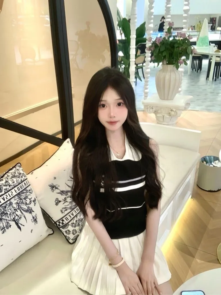 深圳外围 全身0整 刚满18岁新人极品白小纯乖巧女友款1