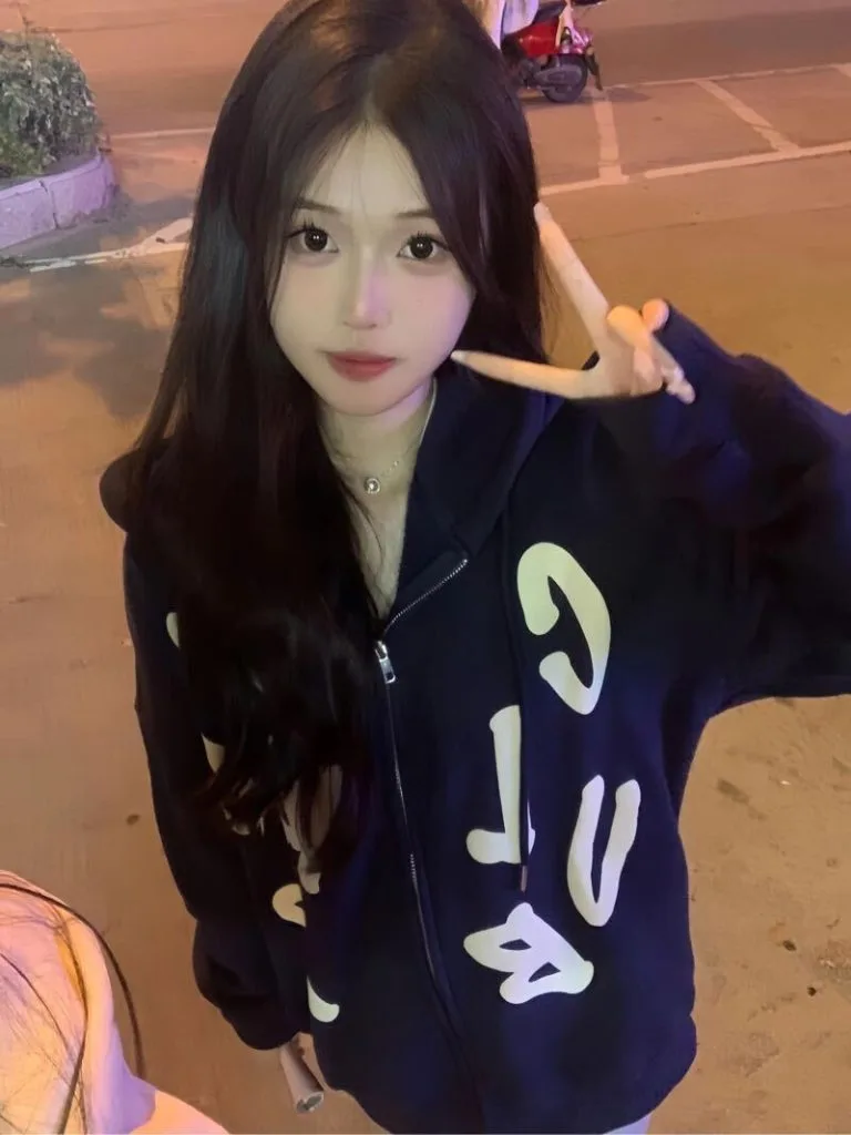 深圳外围 全身0整 刚满18岁新人极品白小纯乖巧女友款2