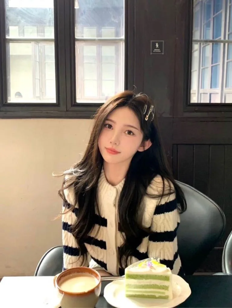 深圳外围 新人骨感美超长筷子腿上下粉168CM胸D1