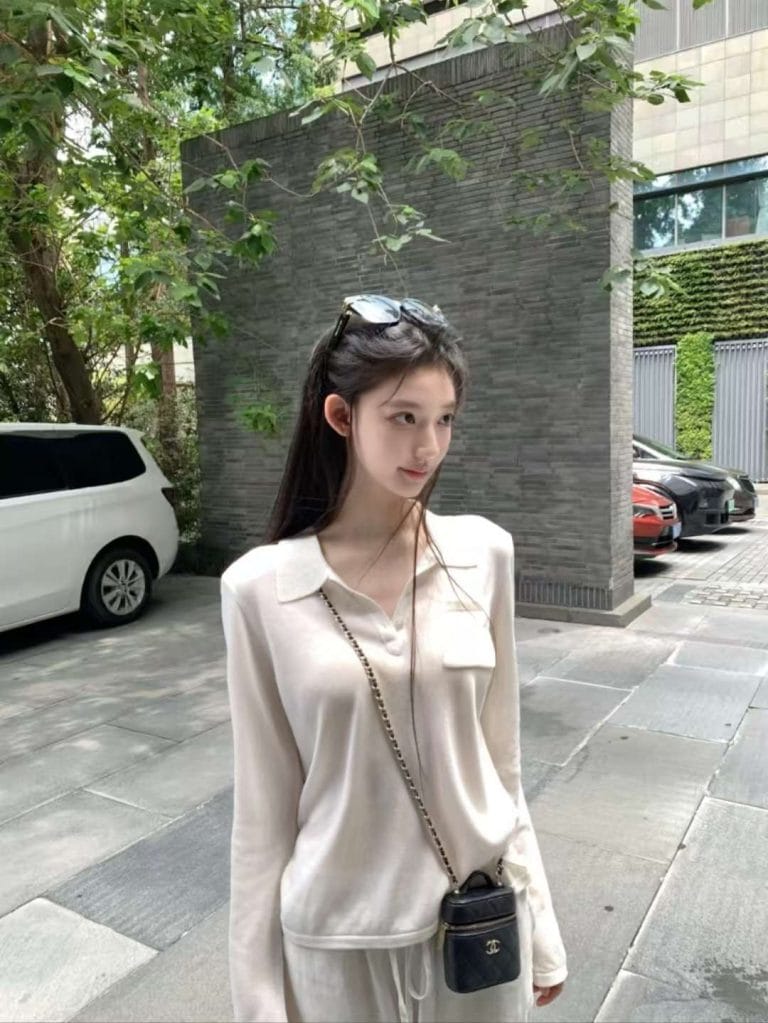 南京外围 纯欲小网红05年兼职172cm粉色小蜜桃臀
