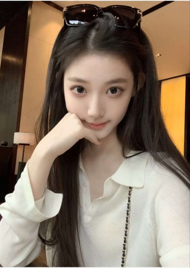 南京外围 纯欲小网红05年兼职172cm粉色小蜜桃臀