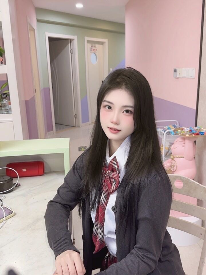 南京外围 06年顶美没有写真纯天然全身0整身高172CM