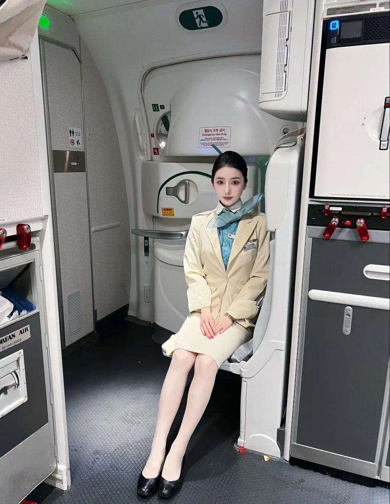 南京外围 南京最美大韩空姐A4腰170CM气质高雅