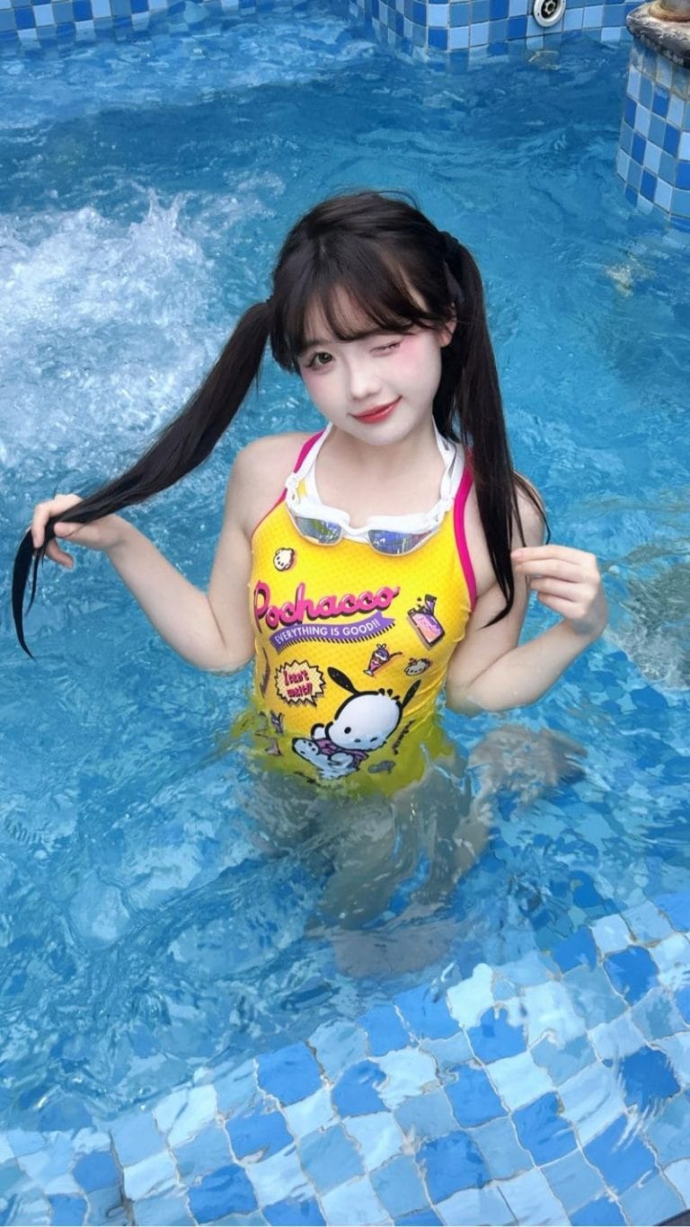 南京外围 cos小姐姐你的完美女友06年163CM 通体雪白
