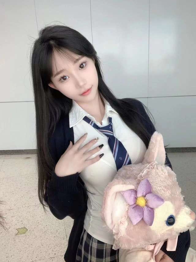青岛外围 176小学妹JK小萝莉筷子腿84斤