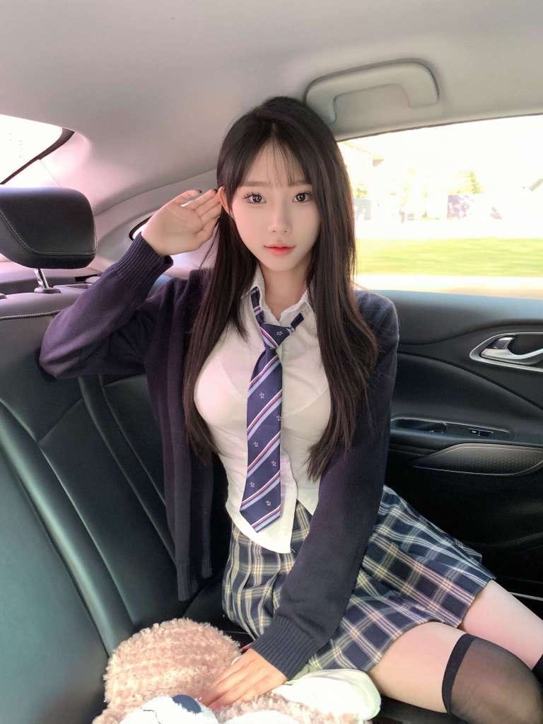 青岛外围 176小学妹JK小萝莉筷子腿84斤