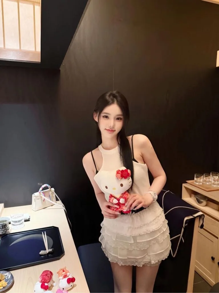 苏州外围 05年乖巧萝莉纯欲极品170大长腿声音甜美