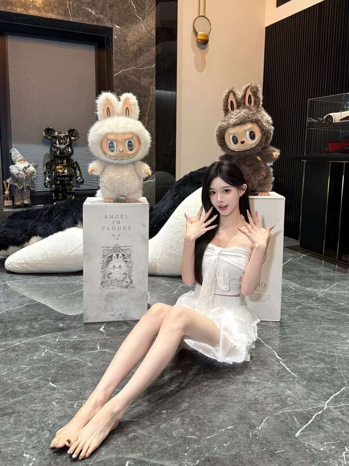 天津外围 172cm筷子腿小蛮腰马甲线04年初恋feel