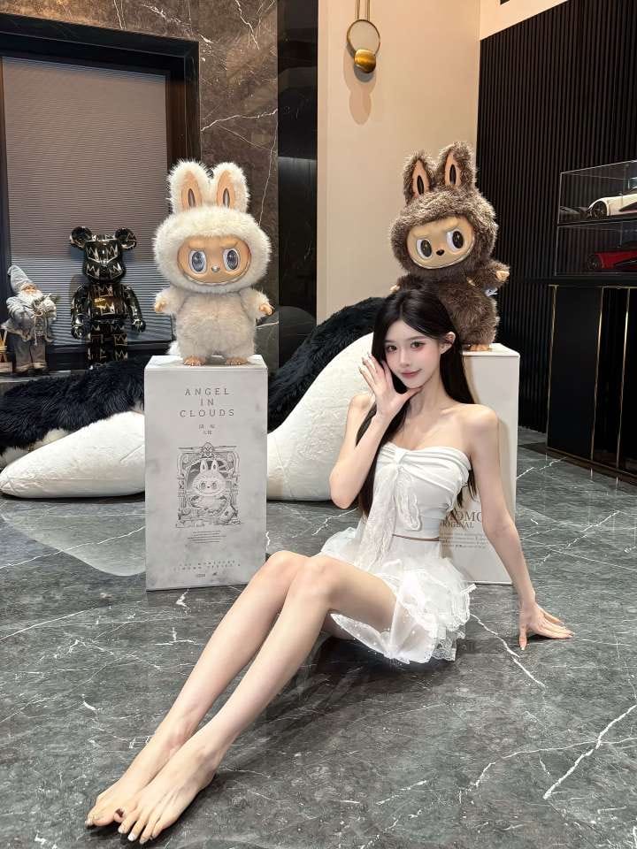 天津外围 172cm筷子腿小蛮腰马甲线04年初恋feel