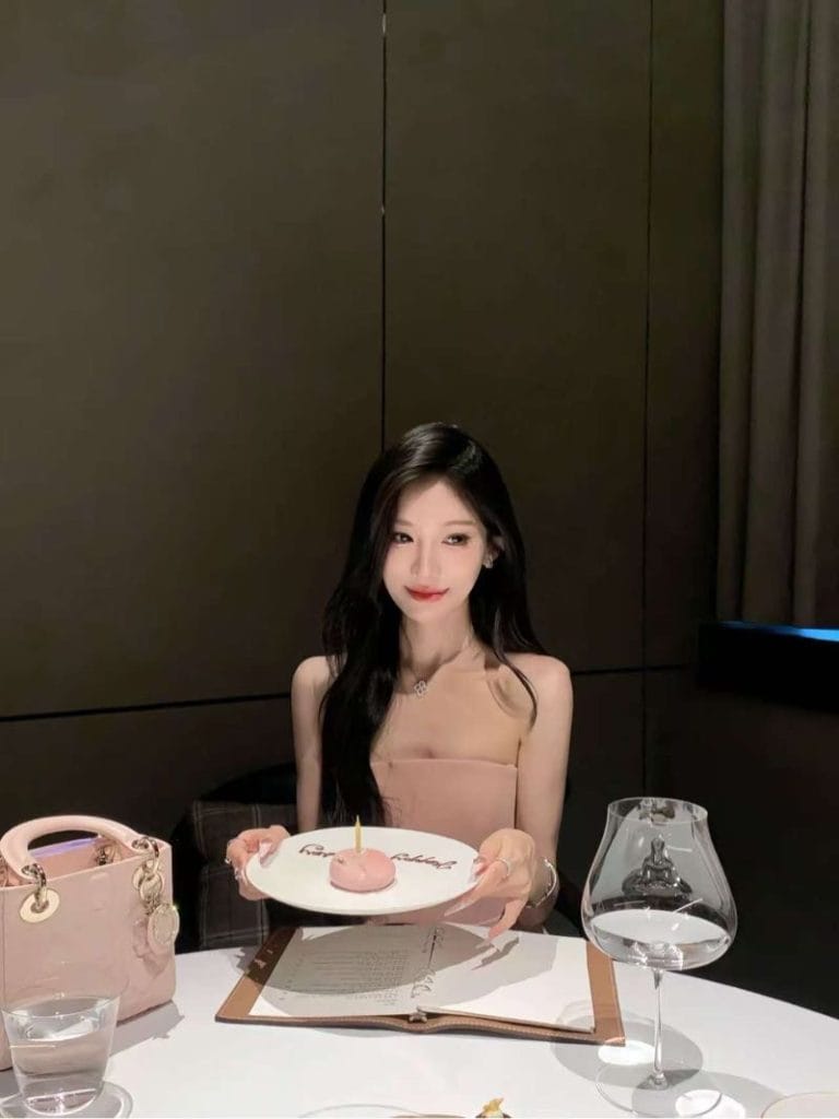 成都外围 03年气质大牌名媛173CM前突后翘身材