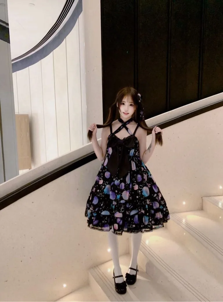 上海外围 06年极品萝莉小博主165cm粉嫩白虎天然0整