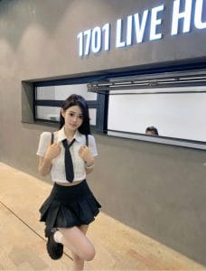 杭州外围 初恋女友感04年170CM身材均匀纯天然无整
