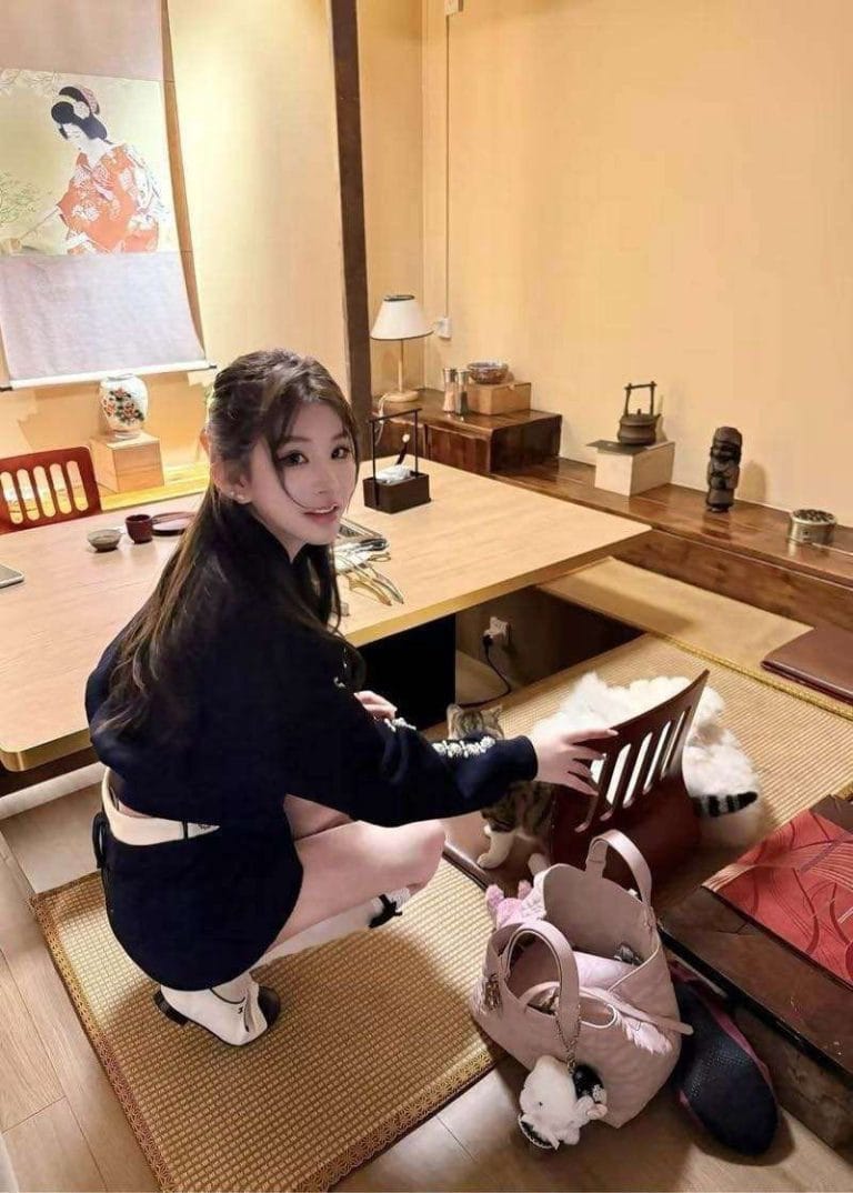 上海外围 极品纯欲05年首次168CM满满女友感 所见即所得