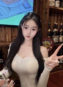深圳外围 高白纯天花板07年176D模特身材大长腿A4腰小妖精