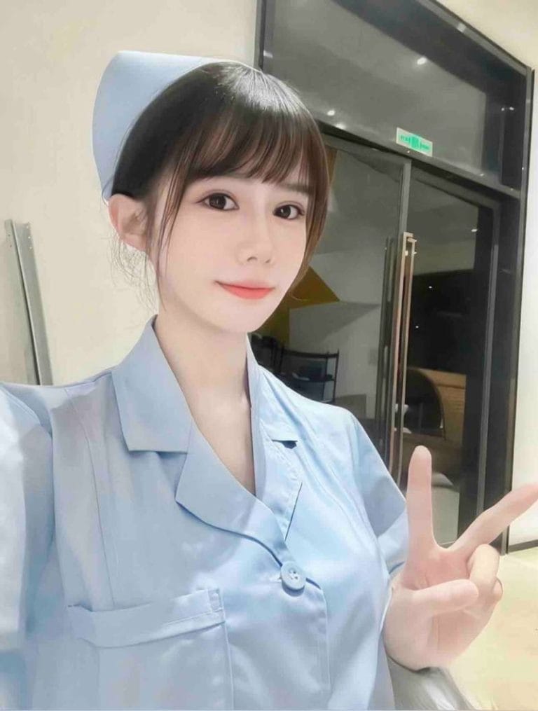 厦门外围 纯新人实习小护士兼职06年身高168CM刚破壳 三点粉一线天