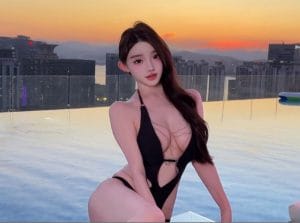 三亚外围 04年高挑大长腿176E高大白中的劳斯莱斯 完美比例皮肤雪白