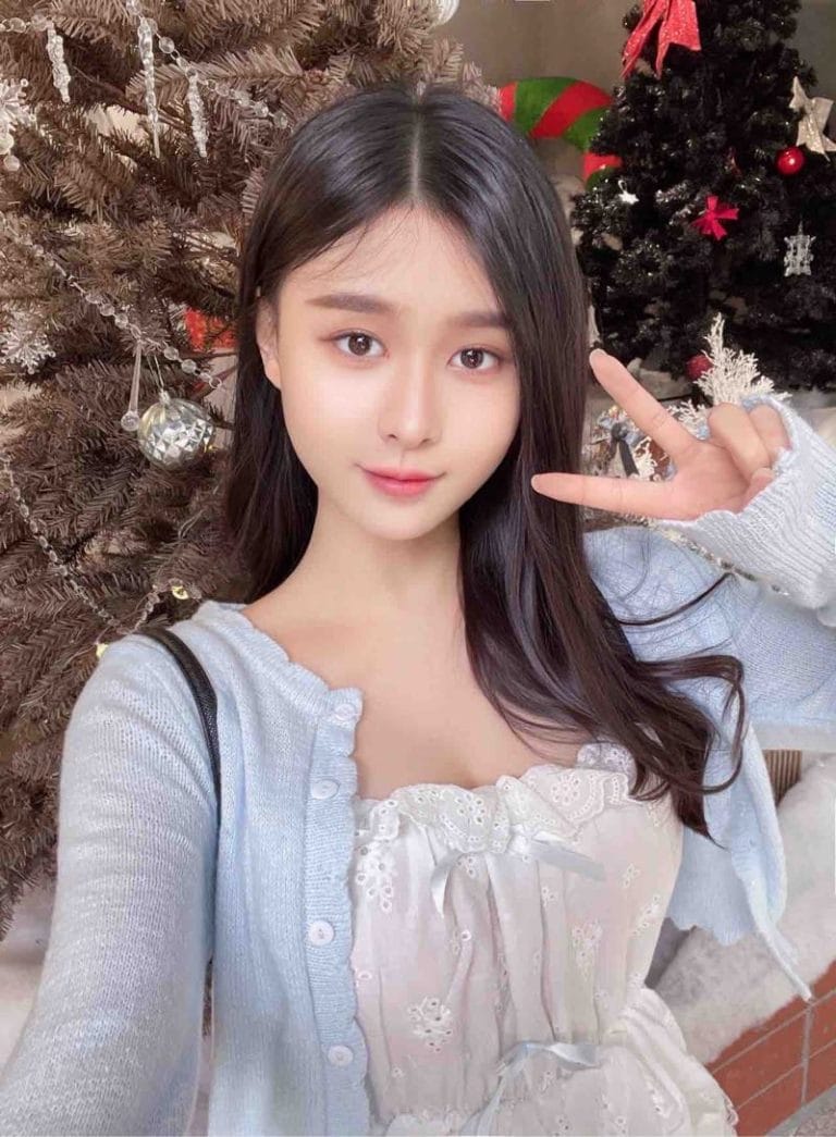 广州外围 清纯甜美小女孩06年初恋感小可爱165D皮肤雪白