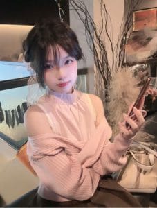 杭州外围 07年白小纯165CM纯天然C杯三点粉嫩