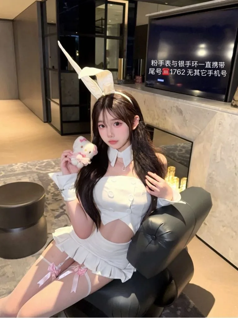 杭州外围 初恋女友感07年无风尘气息173CM可御姐可甜妹