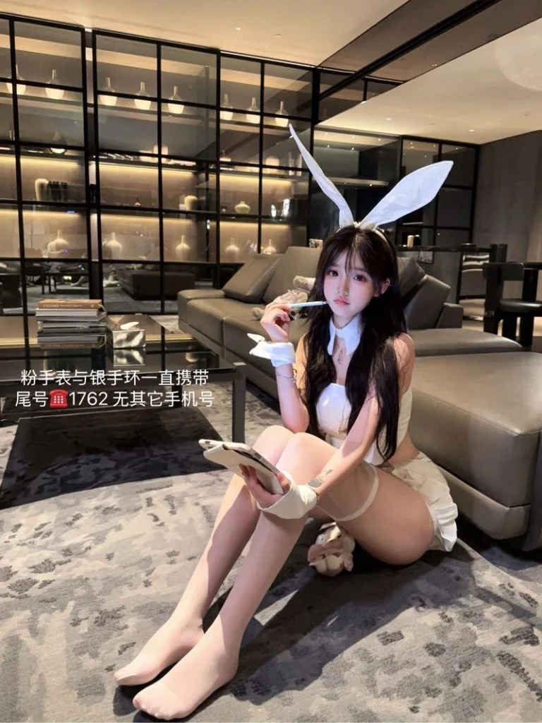 杭州外围 初恋女友感07年无风尘气息173CM可御姐可甜妹