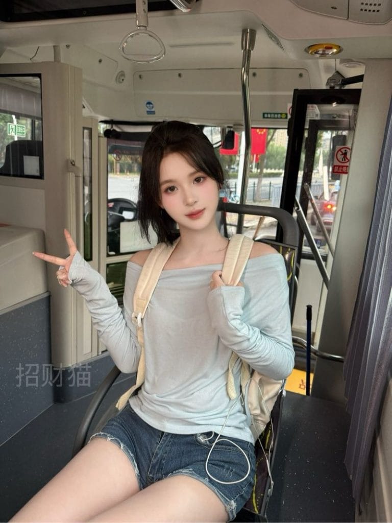 上海外围 07年天然C杯少女手感168CM皮肤洁白无瑕无整