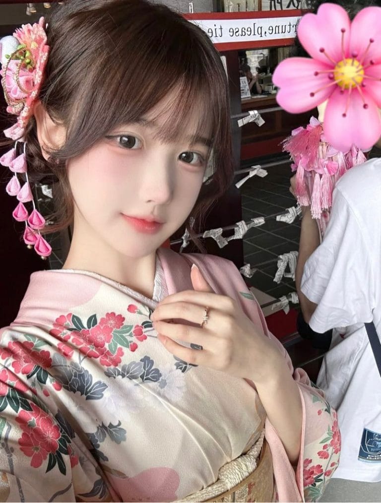 上海外围 留学生07年小萝莉甜美气质168CM刚破壳纯欲感