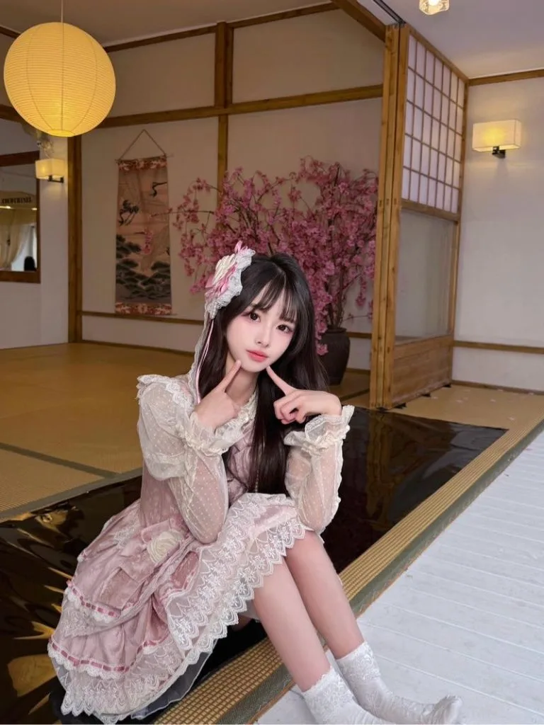 广州外围 高中刚毕业06年新人165CM白幼瘦娇小萝莉