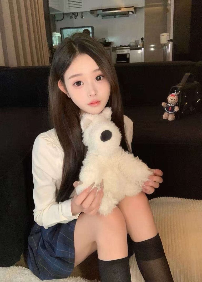 广州外围 白虎馒头07年在校学生165CM粉嫩嫩甜美娃娃音