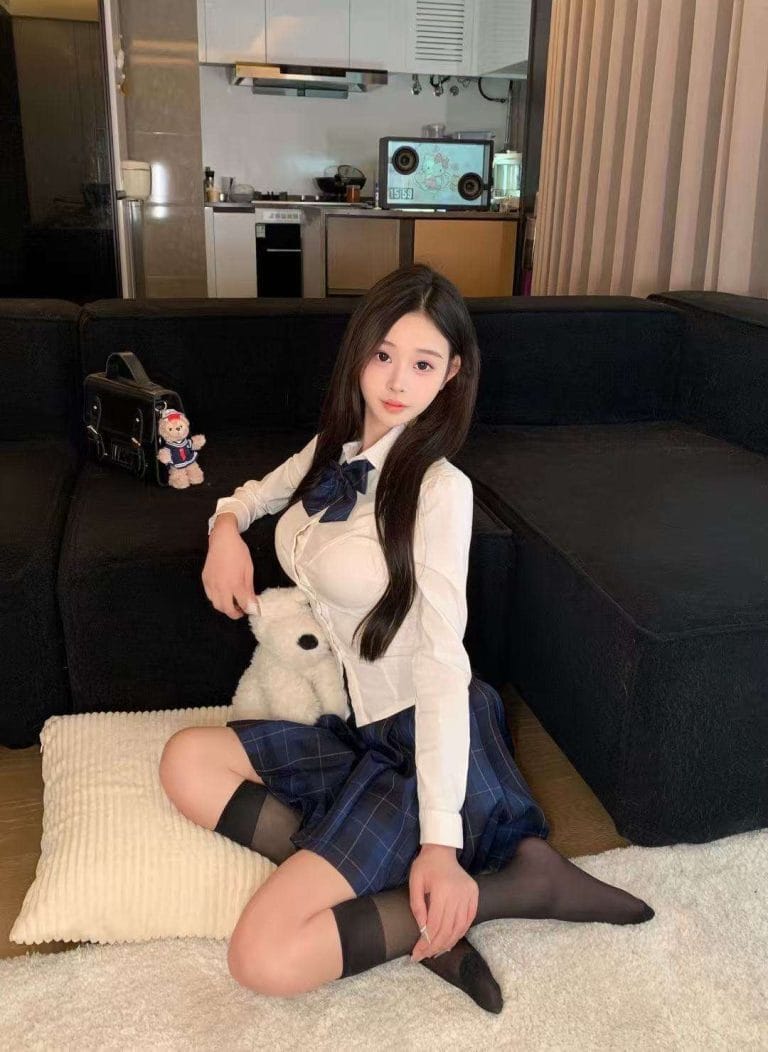 广州外围 白虎馒头07年在校学生165CM粉嫩嫩甜美娃娃音