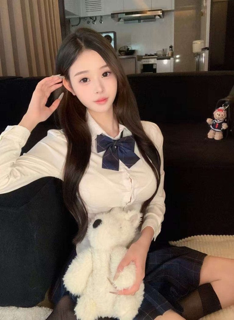 广州外围 白虎馒头07年在校学生165CM粉嫩嫩甜美娃娃音