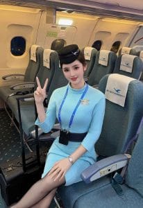 深圳外围 01年极品空姐178CM厦航制服证件齐全S型身材