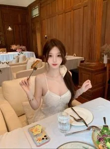 福州外围 新人兼职初下水06年三点粉170/C腼腆可爱紧致水多