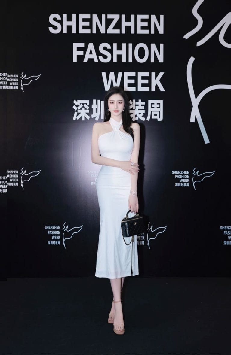 深圳外围 174大E极品气质御姐 纯欲天花板前凸后翘 新人华裔小姐