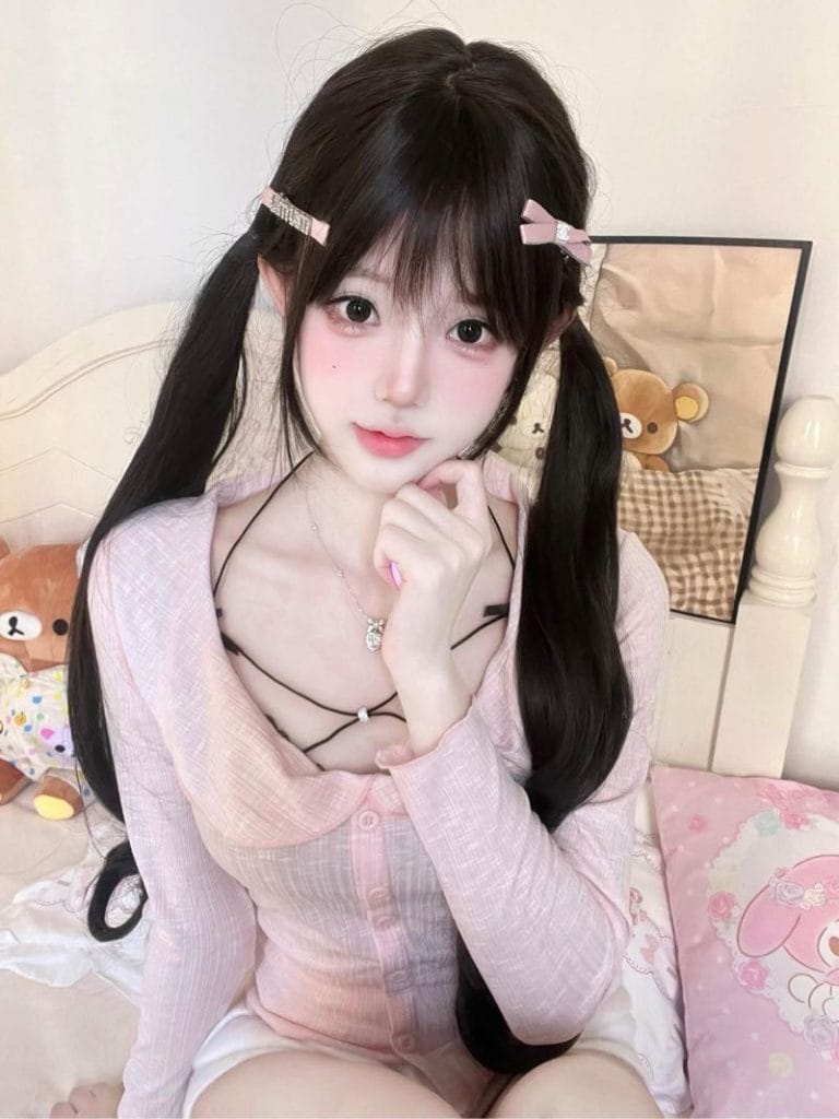 杭州外围 极品嫩汁03年纯欲少女80斤初恋的感觉 纯天然C杯小甜妹