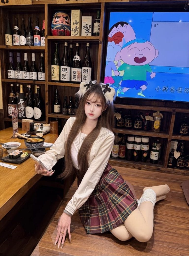 杭州外围 07年甜美小萝莉COS天花板 真实C杯极品嫩汁纯欲少女小甜妹