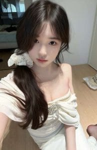 上海外围 纯天然白小纯06年166/D全身皮肤白皙光滑 妈生脸无风尘味
