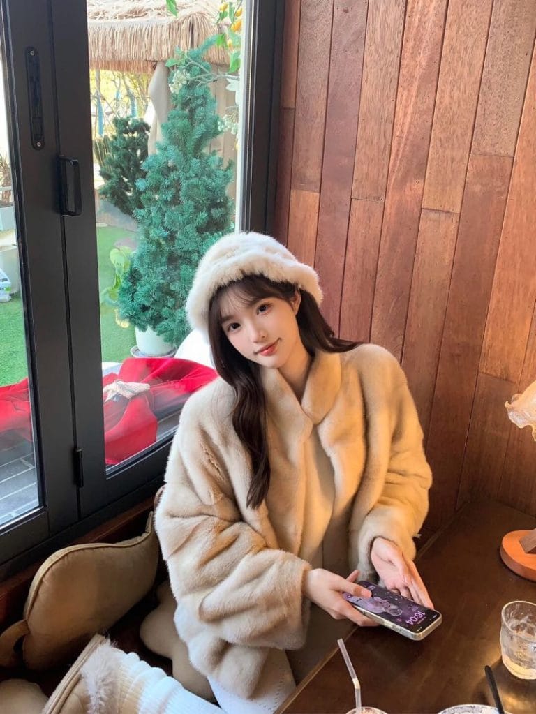 深圳外围 07年小白纯首次下水 初恋女友款天然妈生脸168C上下粉