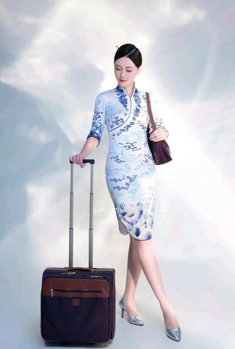 深圳外围 海航最美在飞空姐170真实大E佛系兼职 牛奶肌白的发光