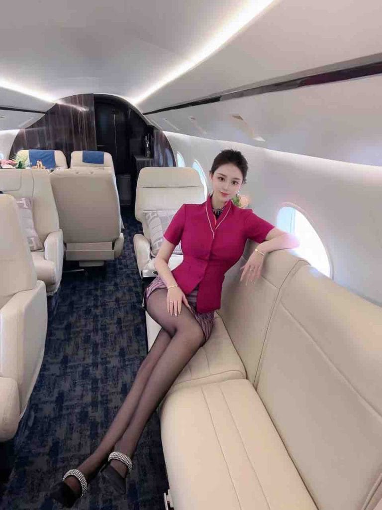 深圳外围 南方航空在职空姐173CM气质空乘 常年瑜伽健身真实F杯