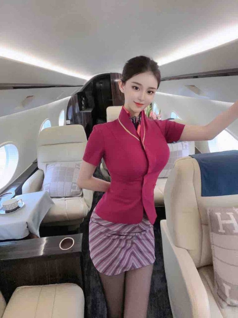深圳外围 南方航空在职空姐173CM气质空乘 常年瑜伽健身真实F杯