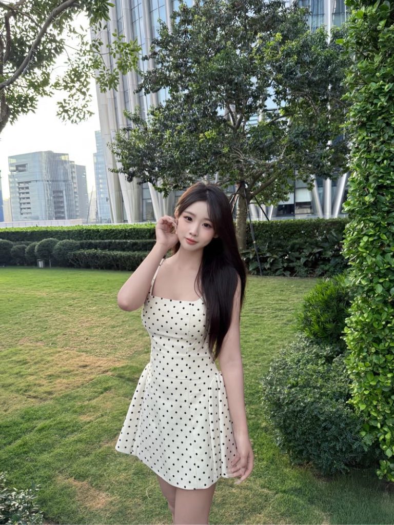 深圳外围 真实白虎07年超甜小姐姐167/C雪白无纹身 纯欲完美女友feel