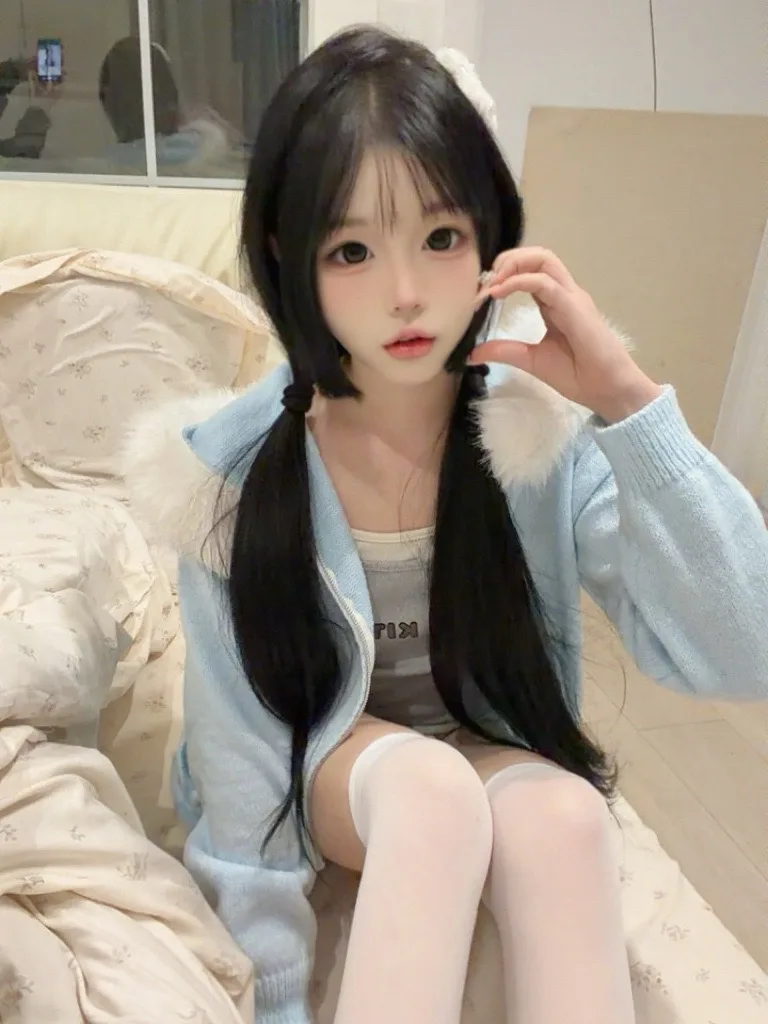 上海外围 首开新人小萝莉06年在校学生短暂兼职 全身0整纯天然