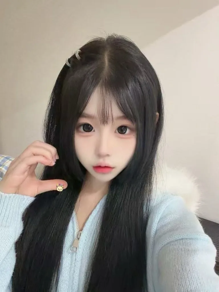 上海外围 首开新人小萝莉06年在校学生短暂兼职 全身0整纯天然