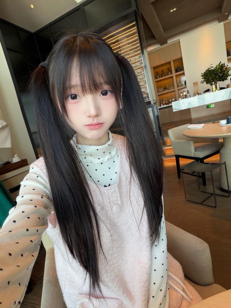 北京外围 08年萝莉小甜妹166/C三点粉 白幼瘦小巧玲珑款乖巧可爱