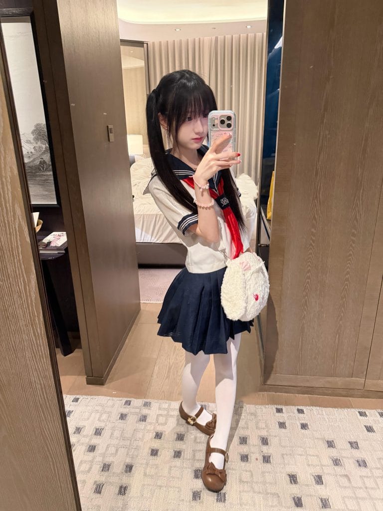北京外围 08年萝莉小甜妹166/C三点粉 白幼瘦小巧玲珑款乖巧可爱