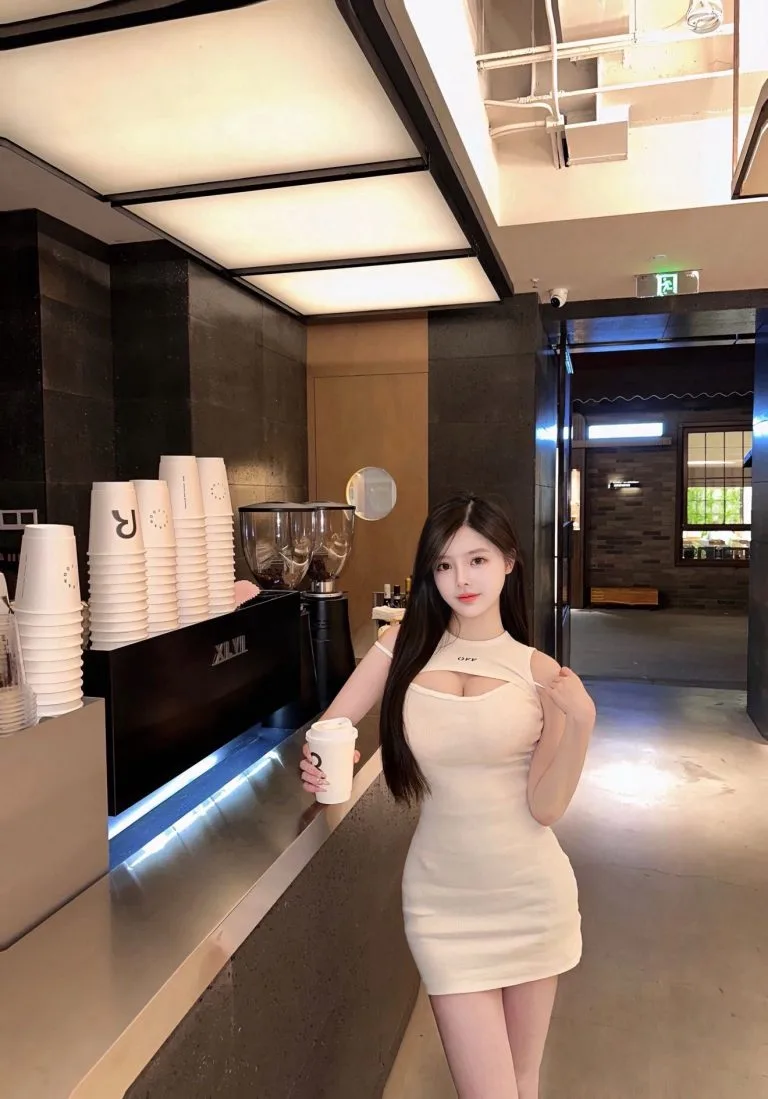 苏州外围 大蜜御姐巨胸巨臀00年168/E没纹身 身材完美皮肤白嫩只外出